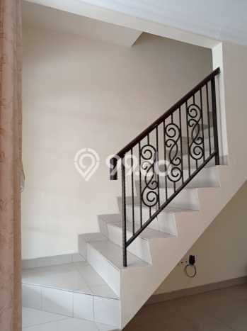 Rumah Disewakan Jakarta Barat LT 90m2 LB 100m2 Kawasan Green Lake City Rumah Disewakan Jakarta Barat LT 90m2 LB 100m2 Kawasan Green Lake City