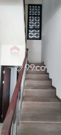 Rumah Luxury Modern Tanpa Renovasi di Mekar Wangi Bandung Rumah Luxury Modern Tanpa Renovasi di Mekar Wangi Bandung