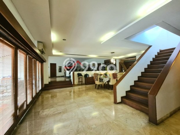 Rumah Elit Modern Tanpa Renovasi di Kemang Jakarta Selatan Rumah Elit Modern Tanpa Renovasi di Kemang Jakarta Selatan