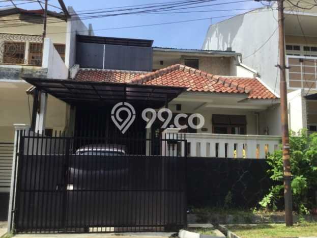 Rumah Terawat 3 KT 3 KM di Pulomas, Jakarta Timur Rumah Terawat 3 KT 3 KM di Pulomas, Jakarta Timur