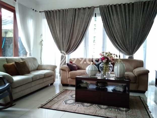 Rumah Nyaman di Bintaro, Tangerang Selatan, Luas 317m² LB 400m² Rumah Nyaman di Bintaro, Tangerang Selatan, Luas 317m² LB 400m²
