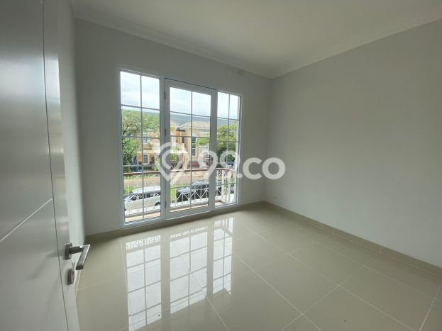 Rumah di , 3 KM, Area Strategis, LT 180m2m² LB 250m2m² Rumah di , 3 KM, Area Strategis, LT 180m2m² LB 250m2m²
