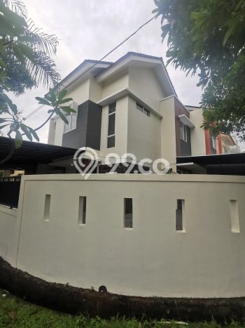 For Sale Hunian Rumah Terawat 3 Kamar di BSD, Tangerang For Sale Hunian Rumah Terawat 3 Kamar di BSD, Tangerang