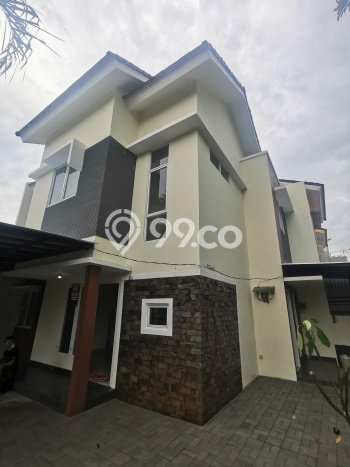 For Sale Hunian Rumah Terawat 3 Kamar di BSD, Tangerang For Sale Hunian Rumah Terawat 3 Kamar di BSD, Tangerang