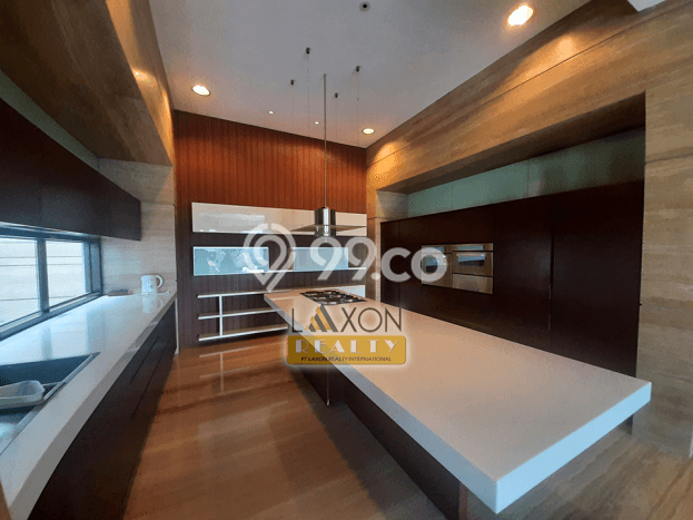 Hunian Elit LB 1400m2 Siap Huni Desain Elegan di Setiabudi, Bandung Hunian Elit LB 1400m2 Siap Huni Desain Elegan di Setiabudi, Bandung
