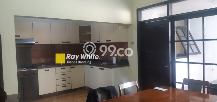 Rumah Modern 5 Kamar LT 249m2 di Buah Batu Rumah Modern 5 Kamar LT 249m2 di Buah Batu