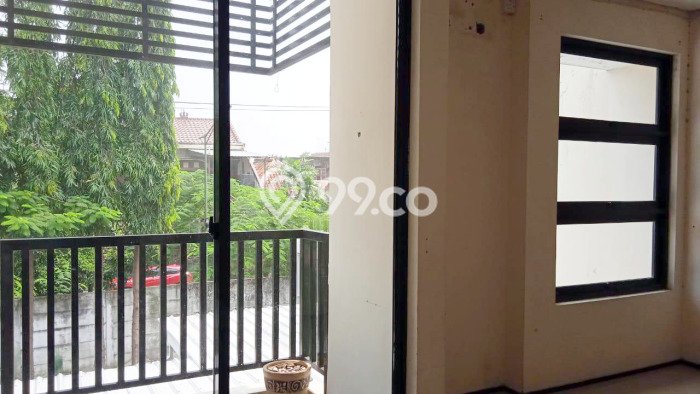 Rumah Strategis Minimalis Lb 160m2 di Sukolilo, Surabaya Rumah Strategis Minimalis Lb 160m2 di Sukolilo, Surabaya
