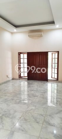 Rumah Eksklusif Siap Huni LT 676m2 di Menteng, Jakarta Pusat Rumah Eksklusif Siap Huni LT 676m2 di Menteng, Jakarta Pusat