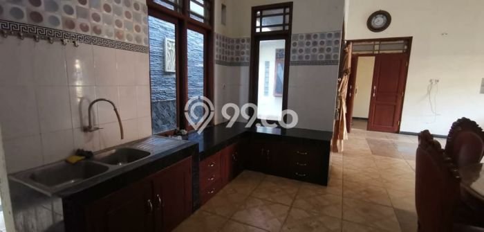 LOKASI STRATEGIS! Rumah di Banjarsari, Akses ke Stasiun, 2 KM, Luas 200m² LB 170m² LOKASI STRATEGIS! Rumah di Banjarsari, Akses ke Stasiun, 2 KM, Luas 200m² LB 170m²