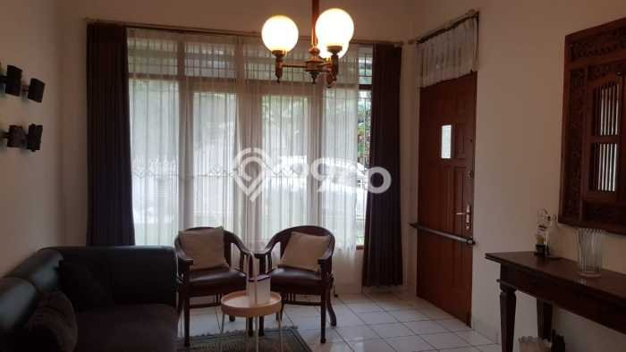 Rumah area Ciumbuleuit, Bandung, Luas 430m² LB 450m² Rumah area Ciumbuleuit, Bandung, Luas 430m² LB 450m²