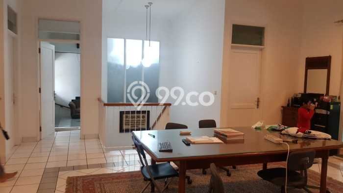 Rumah area Ciumbuleuit, Bandung, Luas 430m² LB 450m² Rumah area Ciumbuleuit, Bandung, Luas 430m² LB 450m²