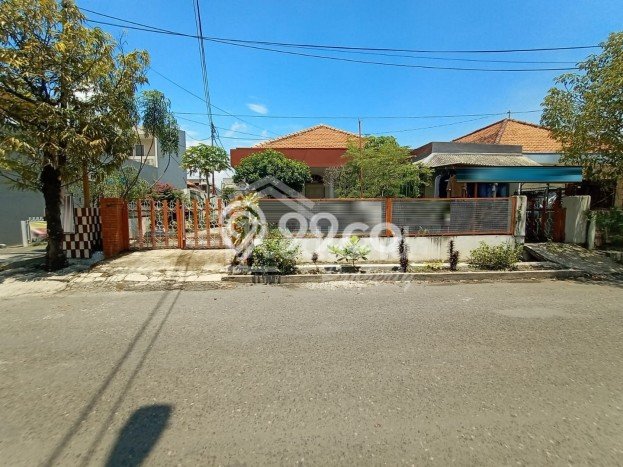 Rumah Eksklusif Siap Huni LT 300m2 di Semarang Barat, Semarang Rumah Eksklusif Siap Huni LT 300m2 di Semarang Barat, Semarang