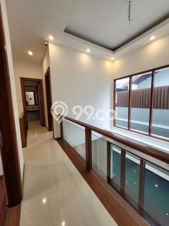 BEST INVESTMENT! Rumah di Sektor 9-Bintaro, LT 180m² LB 250m² BEST INVESTMENT! Rumah di Sektor 9-Bintaro, LT 180m² LB 250m²