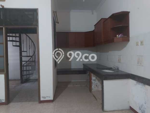 Lokasi terbaik! Rumah siap pakai disewakan di Solo Baru LB 100m2 Lokasi terbaik! Rumah siap pakai disewakan di Solo Baru LB 100m2