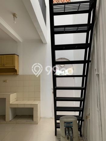 Disewakan! Rumah 3 Kamar Tidur &
2 Kamar Mandi di Lebak Bulus, Jakarta Selatan Disewakan! Rumah 3 Kamar Tidur &
2 Kamar Mandi di Lebak Bulus, Jakarta Selatan