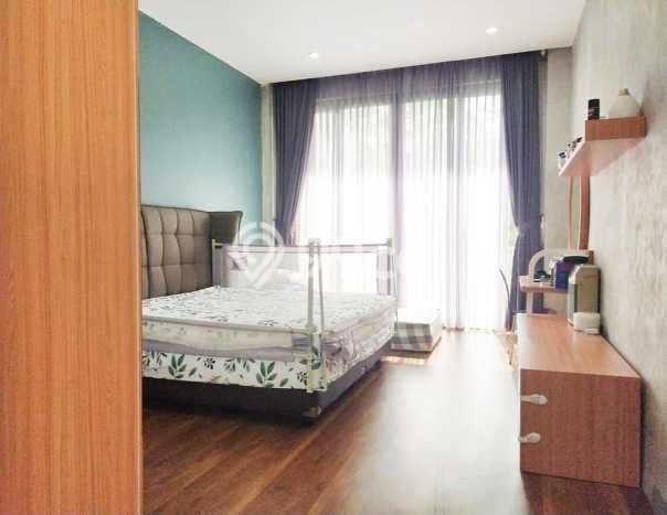 Ready to Use! Luxury House LT 200m2 Desain Elegan di Dago Ready to Use! Luxury House LT 200m2 Desain Elegan di Dago