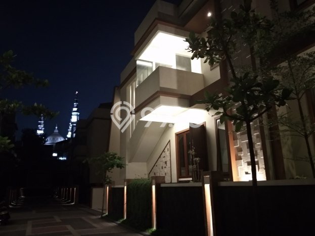 Hot Offer Hunian Mewah Ideal dan Luas di Jagakarsa, Jakarta Selatan Hot Offer Hunian Mewah Ideal dan Luas di Jagakarsa, Jakarta Selatan