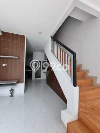 Rumah Disewakan Jakarta Utara LT 51m2 LB 101m2 Area Pantai Indah Kapuk Rumah Disewakan Jakarta Utara LT 51m2 LB 101m2 Area Pantai Indah Kapuk
