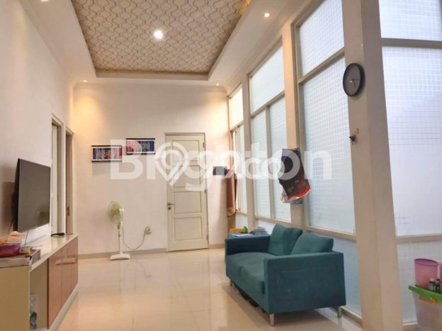 BEST CHOICE! Rumah di Gubeng, Luas 180m² Bangunan 240m² BEST CHOICE! Rumah di Gubeng, Luas 180m² Bangunan 240m²