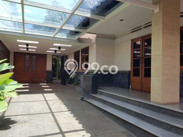 For Sale! Luxury House LT 680m2 Desain Elegan di Sayap Dago For Sale! Luxury House LT 680m2 Desain Elegan di Sayap Dago
