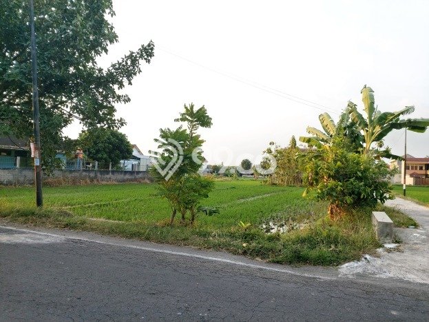 Lahan untuk Dijual di Jaten Karanganyar Luas 665m2 Lahan untuk Dijual di Jaten Karanganyar Luas 665m2