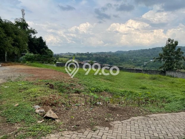 Tanah Dijual Lokasi Strategis di Semarang dengan Luas 1593m2 Tanah Dijual Lokasi Strategis di Semarang dengan Luas 1593m2