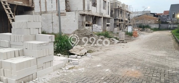 Tanah Dijual Lokasi Strategis di Jakarta Selatan dengan Luas 105m2 Tanah Dijual Lokasi Strategis di Jakarta Selatan dengan Luas 105m2
