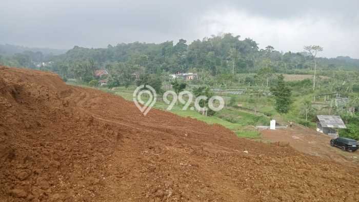 LOKASI STRATEGIS! Tanah di Cisarua, Luas 1000m², Area Nyaman, Cocok untuk Investasi LOKASI STRATEGIS! Tanah di Cisarua, Luas 1000m², Area Nyaman, Cocok untuk Investasi