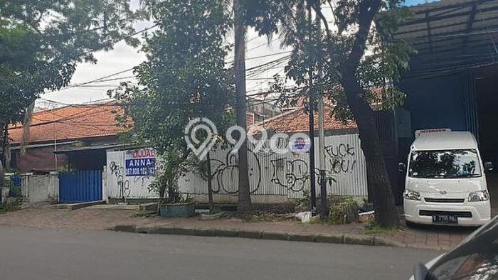 Tanah Dijual Lokasi Strategis di Jakarta Barat dengan Luas 261m2 Tanah Dijual Lokasi Strategis di Jakarta Barat dengan Luas 261m2