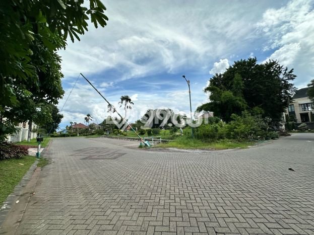Tanah di Dukuh Pakis, Surabaya Luas 650m2 Dijual Segera Tanah di Dukuh Pakis, Surabaya Luas 650m2 Dijual Segera