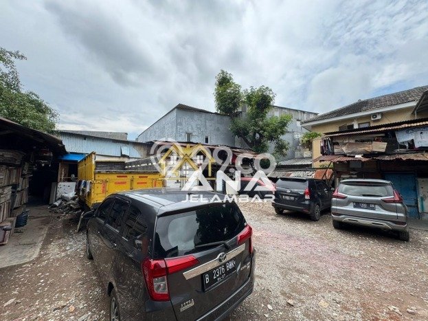 Lahan Dijual Lokasi Strategis di Jakarta Barat dengan Luas 987m2 Lahan Dijual Lokasi Strategis di Jakarta Barat dengan Luas 987m2