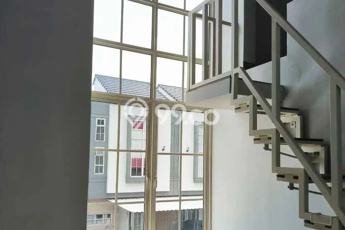 Rumah Luas Asri 3 KT Siap Huni di Wisata Bukit Mas Surabaya Rumah Luas Asri 3 KT Siap Huni di Wisata Bukit Mas Surabaya