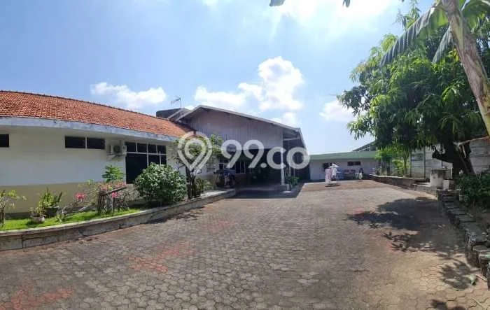 Hunian Elit LB 430m2 Siap Pakai Desain Elegan di Petemon, Surabaya Hunian Elit LB 430m2 Siap Pakai Desain Elegan di Petemon, Surabaya