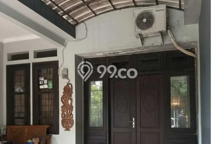 Jual Rumah Strategis Bagus Punya 4 KT di Wiyung Surabaya SHM Jual Rumah Strategis Bagus Punya 4 KT di Wiyung Surabaya SHM