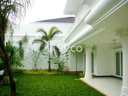 Rumah Cantik Siap Huni Di Kebayoran Baru Luas 750m2 Aman Rumah Cantik Siap Huni Di Kebayoran Baru Luas 750m2 Aman