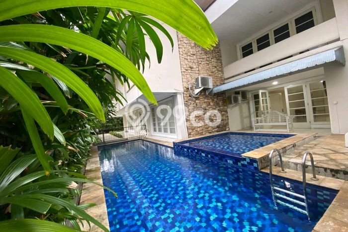 Rumah Modern Disewakan di Kebayoran Baru Jakarta Selatan Lokasi Sangat Strategis Rumah Modern Disewakan di Kebayoran Baru Jakarta Selatan Lokasi Sangat Strategis