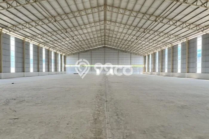 Unit Gudang Disewakan di Cikarang di Area Ramai & Strategis Unit Gudang Disewakan di Cikarang di Area Ramai & Strategis