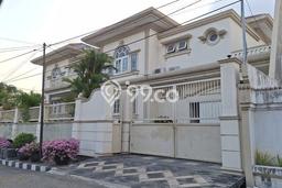 Rumah Elit LB 1300m2 Siap Pakai Desain Elegan di Mayjen Sungkono, Surabaya Rumah Elit LB 1300m2 Siap Pakai Desain Elegan di Mayjen Sungkono, Surabaya
