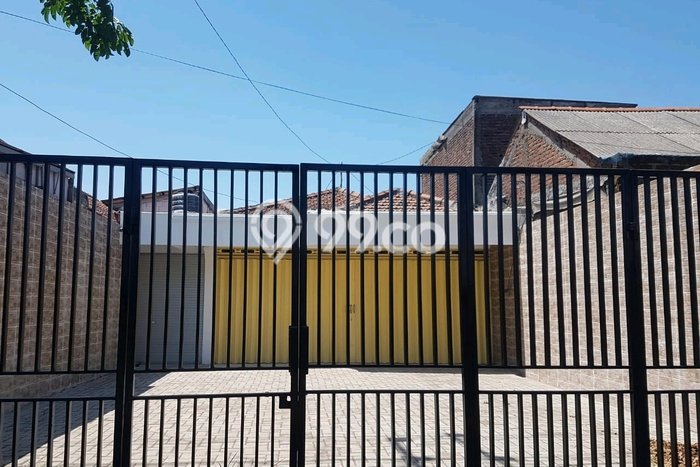 Ruko Usaha Dijual di Wiyung Surabaya LT 359m2 & LB 300m2 Ruko Usaha Dijual di Wiyung Surabaya LT 359m2 & LB 300m2