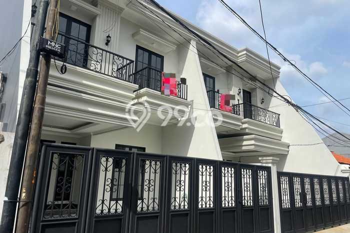 Ready to Use! Premium House LT 126m2 Desain Elegan di Pondok Bambu Ready to Use! Premium House LT 126m2 Desain Elegan di Pondok Bambu