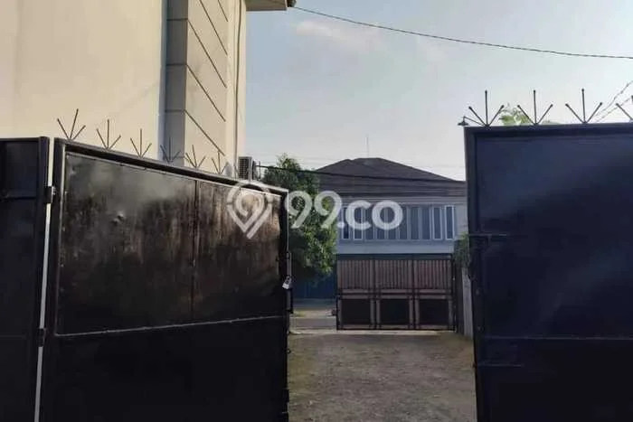 Unit Ruko disewakan di Bantul Bantul dengan LT 1387m2 / LB 200m2 Unit Ruko disewakan di Bantul Bantul dengan LT 1387m2 / LB 200m2