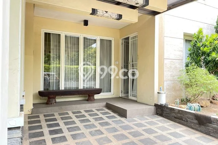 Ready to Use! Premium House LT 256m2 Desain Elegan di Ketintang Ready to Use! Premium House LT 256m2 Desain Elegan di Ketintang
