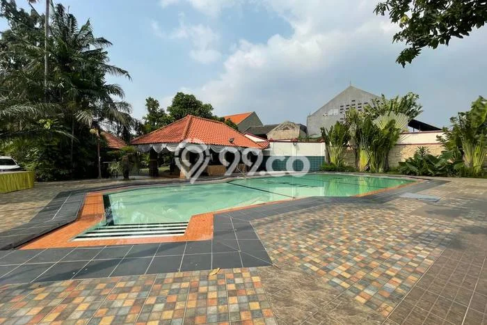 Hotel Strategis Kawasan , Luas 3000m2m², Lokasi Komersial, Dekat Surabaya, Surabaya Hotel Strategis Kawasan , Luas 3000m2m², Lokasi Komersial, Dekat Surabaya, Surabaya