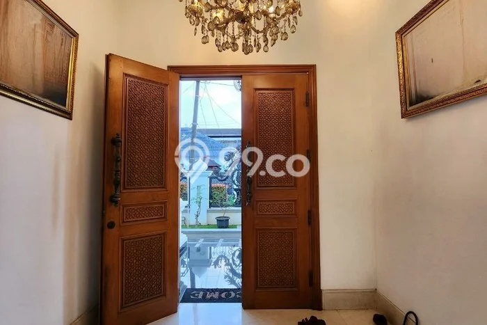 Hunian Mewah LB 405m2 Siap Huni Desain Elegan di Pondok Kelapa, Jakarta Timur Hunian Mewah LB 405m2 Siap Huni Desain Elegan di Pondok Kelapa, Jakarta Timur