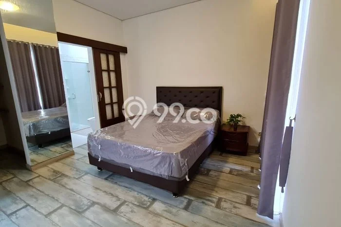 Hunian 5 Kamar Lengkap Disewakan di Menteng Harga Kompetitif Hunian 5 Kamar Lengkap Disewakan di Menteng Harga Kompetitif