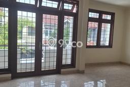 Rumah Luas Asri 3 KT Siap Pakai di Daan Mogot Jakarta Barat Rumah Luas Asri 3 KT Siap Pakai di Daan Mogot Jakarta Barat