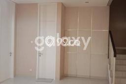 Jual Rumah Mewah Megah Dengan View Eksklusif di Pakuwon City, Surabaya Jual Rumah Mewah Megah Dengan View Eksklusif di Pakuwon City, Surabaya