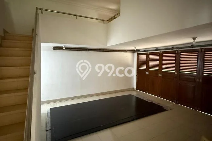 Hunian Mewah LB 500m2 Siap Pakai Desain Elegan di Mulyosari, Surabaya Hunian Mewah LB 500m2 Siap Pakai Desain Elegan di Mulyosari, Surabaya