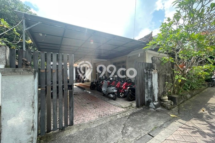 Rumah Mewah LB 144m2 Siap Huni Desain Elegan di Canggu, Badung Rumah Mewah LB 144m2 Siap Huni Desain Elegan di Canggu, Badung