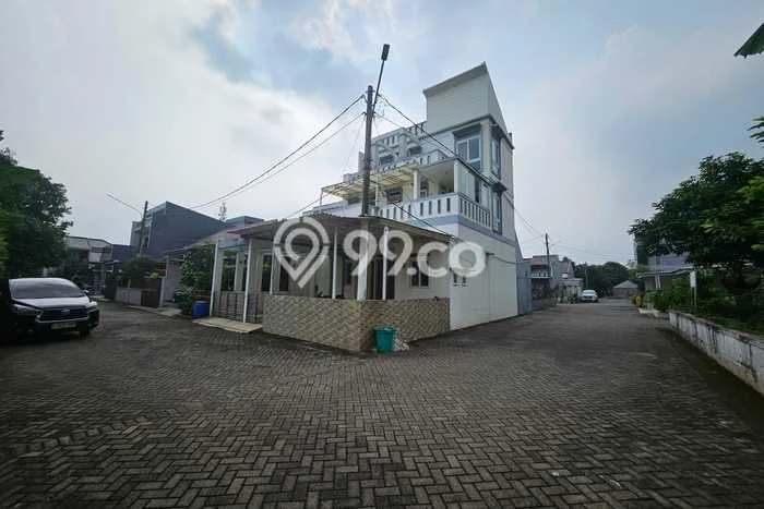 Jual Rumah Bagus Siap Huni LB 160m2 di Serpong Utara, Tangerang Selatan Jual Rumah Bagus Siap Huni LB 160m2 di Serpong Utara, Tangerang Selatan